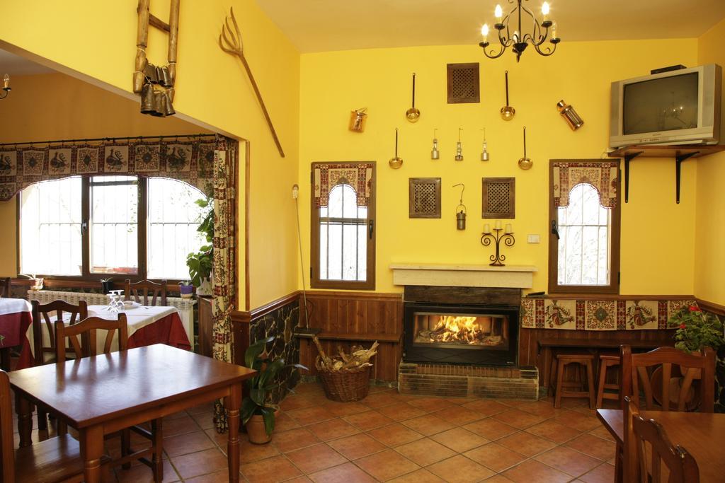 Hostal Restaurante Alto Rey Arroyo de las Fraguas 外观 照片