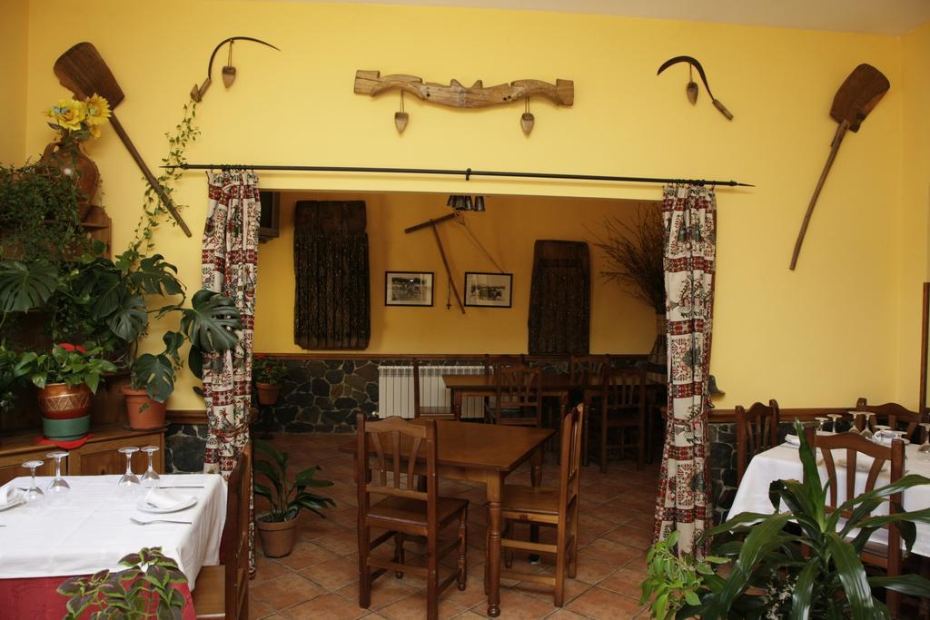 Hostal Restaurante Alto Rey Arroyo de las Fraguas 外观 照片