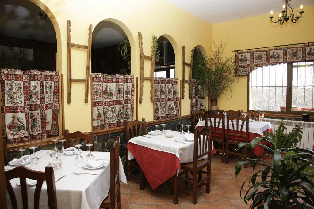 Hostal Restaurante Alto Rey Arroyo de las Fraguas 外观 照片