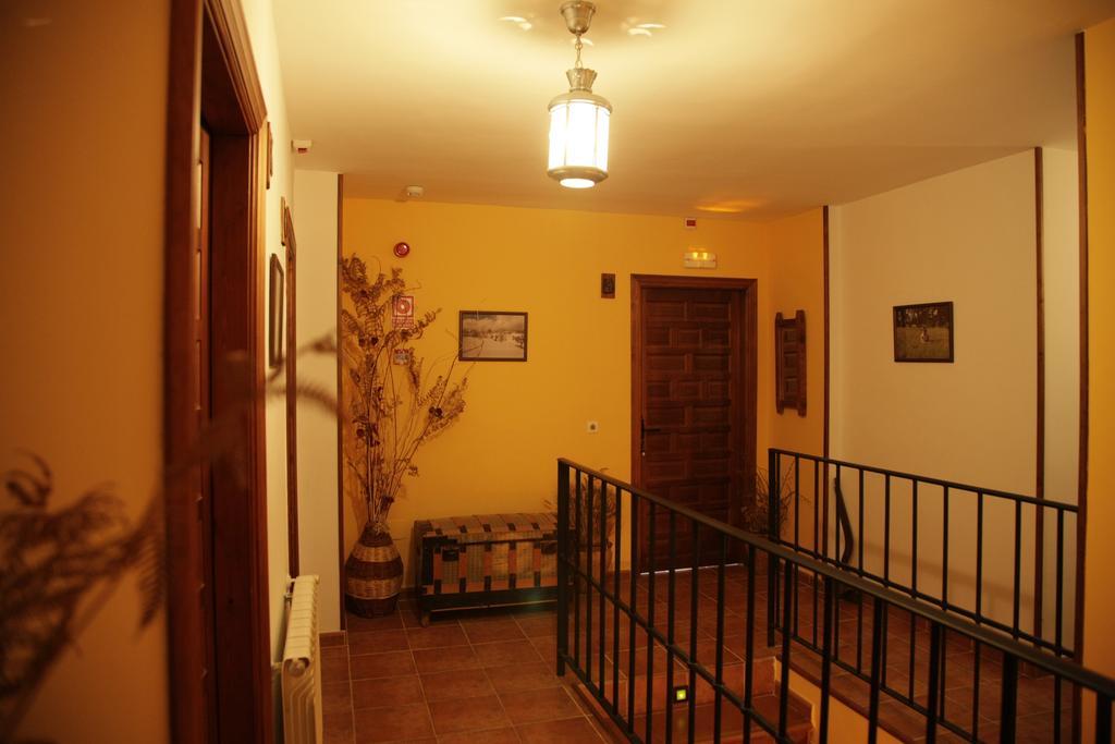 Hostal Restaurante Alto Rey Arroyo de las Fraguas 外观 照片