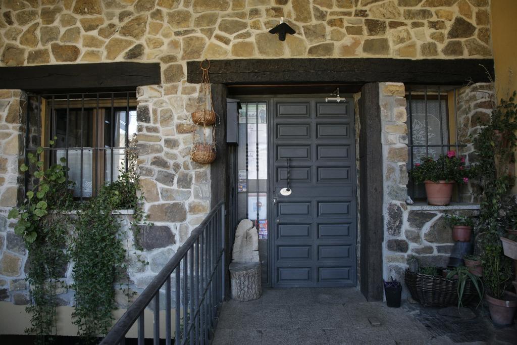 Hostal Restaurante Alto Rey Arroyo de las Fraguas 外观 照片