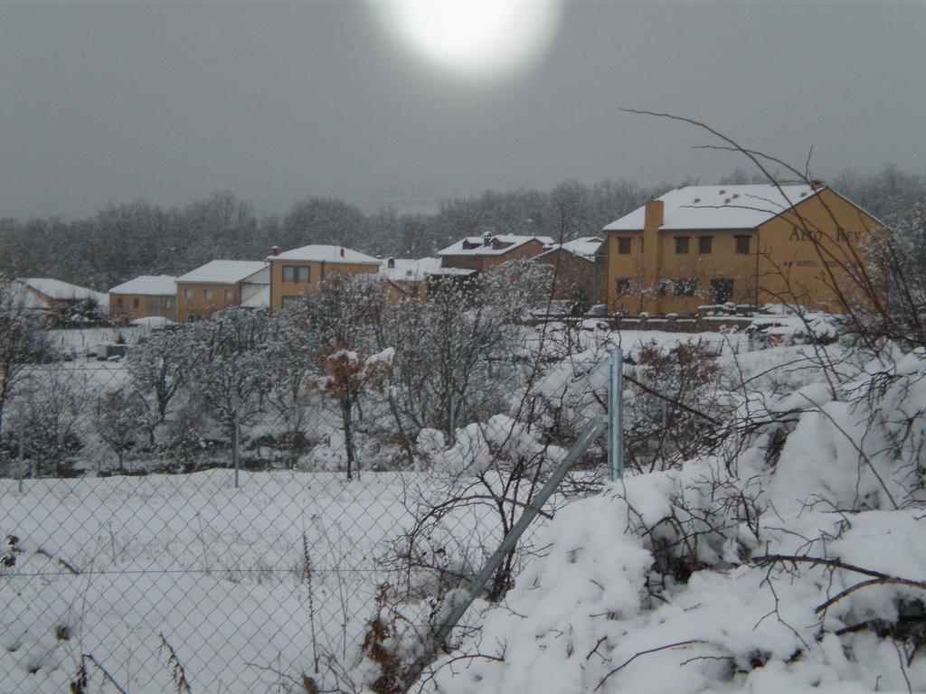 Hostal Restaurante Alto Rey Arroyo de las Fraguas 外观 照片